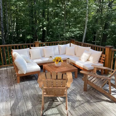 Beautiful private rustic log cabin, pool, hot tub