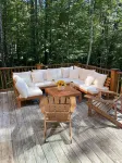 Beautiful private rustic log cabin, pool, hot tub