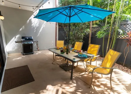 Beautiful Napili Bay 200 Steps to the Beach! Отели в г. Капалуа