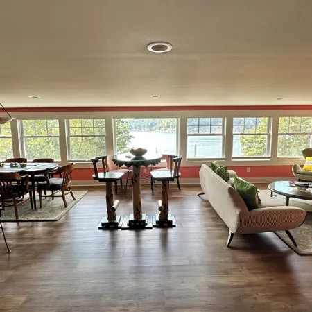 BullFrog cottage, Harveys Lake, PA - Spectacular lakefront presence and view!