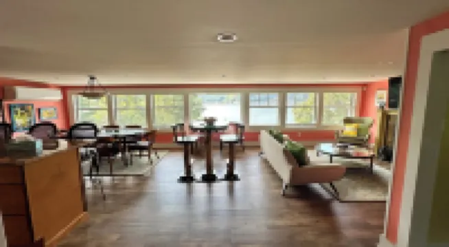 BullFrog cottage, Harveys Lake, PA - Spectacular lakefront presence and view! Hotels in Harveys Lake