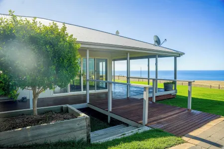 15% Off Weekly | Ocean-View | Penneshaw Lookout Отели рядом с достопримечательностью «Kangaroo Island Sealink»