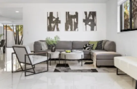 May Special! 4Br - Private Yard & Grill, Near Coral Gables & Mia Airport