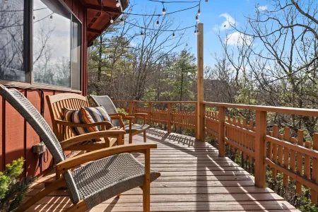 Available Thanksgiving-Firepit/Hikes/5 Wineries