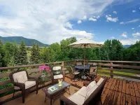Aspen Riverhouse-Riverfront Family Vacation