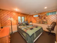 Newly Renovated &Upgraded Private Beach Rights Mirror Lake Whiteface Mtn Busstop