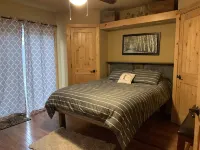 Summit Lodge- Relaxation with Spectacular Views of the Hills- 3 mi. to Deadwood~