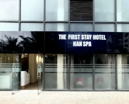 The First Stay Hotel