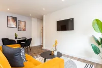 Aurum 6 - Chic 1BR Stay by DMU & City Centre