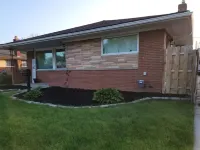 Charming 3-bedroom house with AC, WiFi in Clinton Township