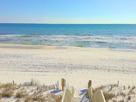 5 BR, 5 BA in Seaside, quick walk to the private beach access or main pool