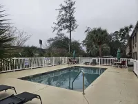 SureStay by Best Western Summerville Flowertown - Pools