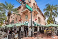 Kasa El Paseo Miami Beach