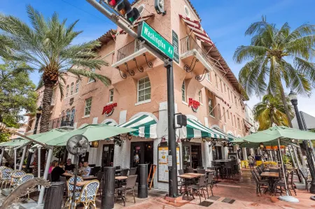 Kasa El Paseo Miami Beach Отели рядом с достопримечательностью «Майами-Бич - Юг Бич»