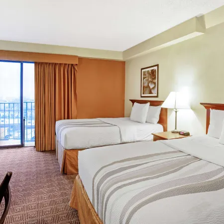 La Quinta Inn & Suites by Wyndham Stamford / New York City