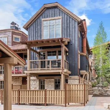 Private Hot Tub Ski-in-Out Park City Condo.  Free Shuttle Silver Star Lift Open