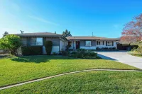 Luxury Estate with Sparkling Pool & Elegant Amenities Hotels in Glendora