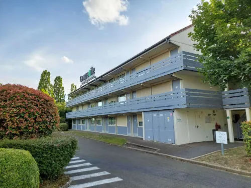 Campanile Versailles - Buc Hotels in Buc