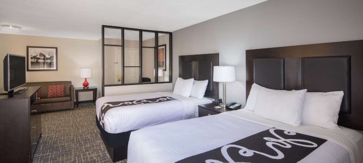 La Quinta Inn & Suites by Wyndham Atlanta Airport South Hotels in College Park