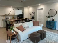 a modern HIDEOUT, cozy and quiet, minutes from downtown Athens and UGA!