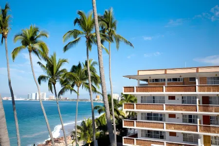 Hotel Rosita Отели рядом с достопримечательностью «Los Muertos Beach Pier»