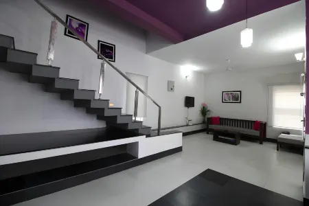 La Flora Cloud 9 Yelagiri Отели рядом с достопримечательностью «Kalandara Darga»