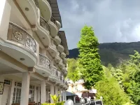 Sky Pie Hotel