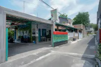 RedDoorz Syariah Near Alun Alun Balai Kota Tegal