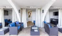 Ocean front, Waterview, two bedroom in Ocean Manor, Ft. Lauderdale