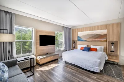 Hampton Inn & Suites Cashiers-Sapphire Valley Các khách sạn ở Hogback