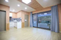 Hapcheon Gayasan Hwangtomaeul Pension Hotel a Goryeong-gun