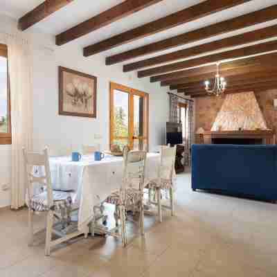 GINA - Nice house with private pool and Free Wifi Rooms