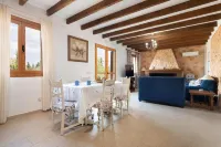GINA - Nice house with private pool and Free Wifi Hotels in Randa