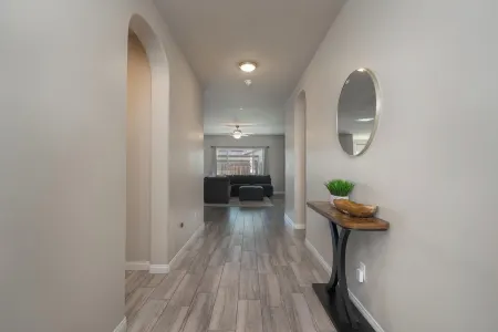 Spacious 4-bedroom house in a phenomenal location Отели рядом с достопримечательностью «River Walk»