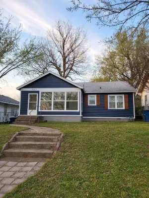 Smart Home Oasis with 2 King Beds and an Office - Alexa Controlled! Отели рядом с достопримечательностью «U.S. Rte 66»