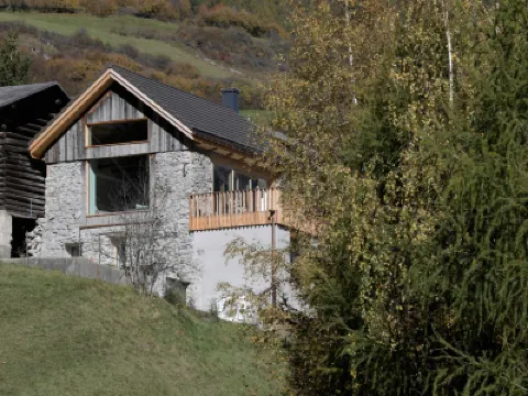 Tgiasa Smit Hotels in 