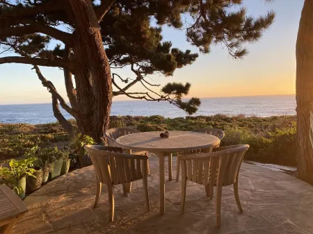 Gateway to Big Sur, 10 Min to Carmel Restaurants. Pebble Beach 8 Miles Away Отели рядом с достопримечательностью «Заказник Пойнт Лобос Стейт»