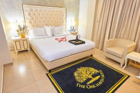 Oak Haven Hotel & Suites