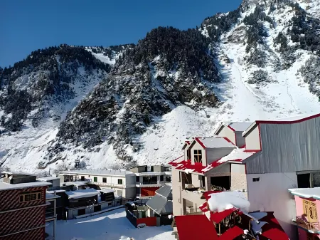 Imperial Hotel Naran Отели рядом с достопримечательностью «Naran Valley»