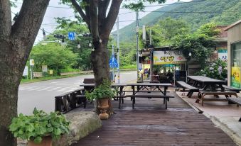 Yangsan Baenaegol Small Land Pension