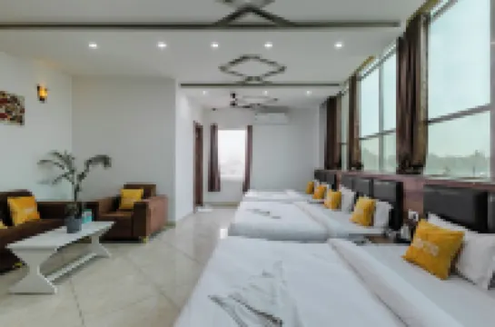 โรงแรมไลม์ทรี แอนด์ แบงเควท วรินดาวัน