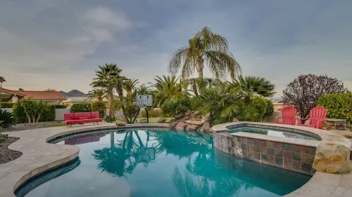 Luxury Contemporary Sanctuary w Pool and Views