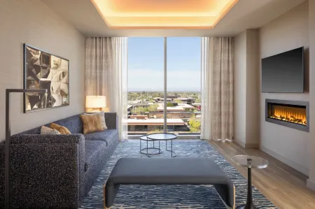 Caesars Republic Scottsdale, a Hilton Hotel Отели рядом с достопримечательностью «On The Edge Gallery»