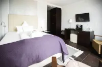 Hotel Künstlerquartier Seezeichen Hotels in Wustrow