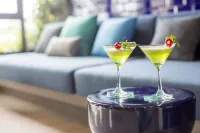 The Crystal Hotel Buriram - Formerly X2 Vibe Buriram - bar