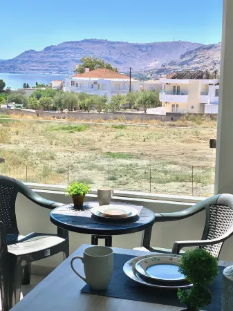 Pals Studios Pefkos Отели рядом с достопримечательностью «Акрополь Линдоса»