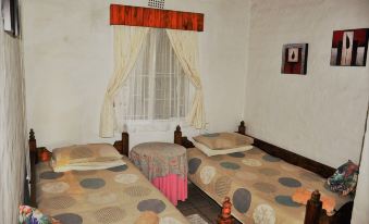 Viewpoint Lodge & Safari Tours