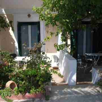 Anna Studios Hotel Exterior