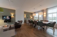 Beautiful Holiday Home with a Whirlpool