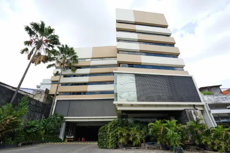 New Grand Park Hotel Отели в г. Pabean Cantikan